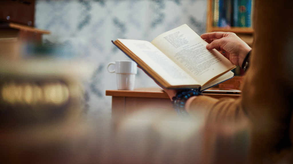 Banner _ Homem lendo um livro - Psicologia no Esporte